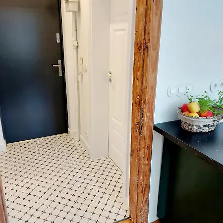 Apartament w kamienicy w sercu miasta Szczecin Wały Chrobrego Apartament *