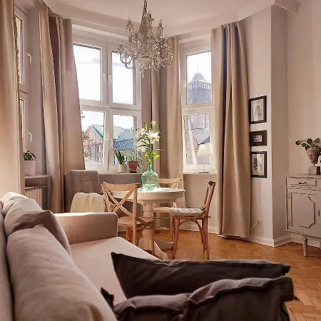 W Kamienicy W Sercu Miasta Waly Chrobrego